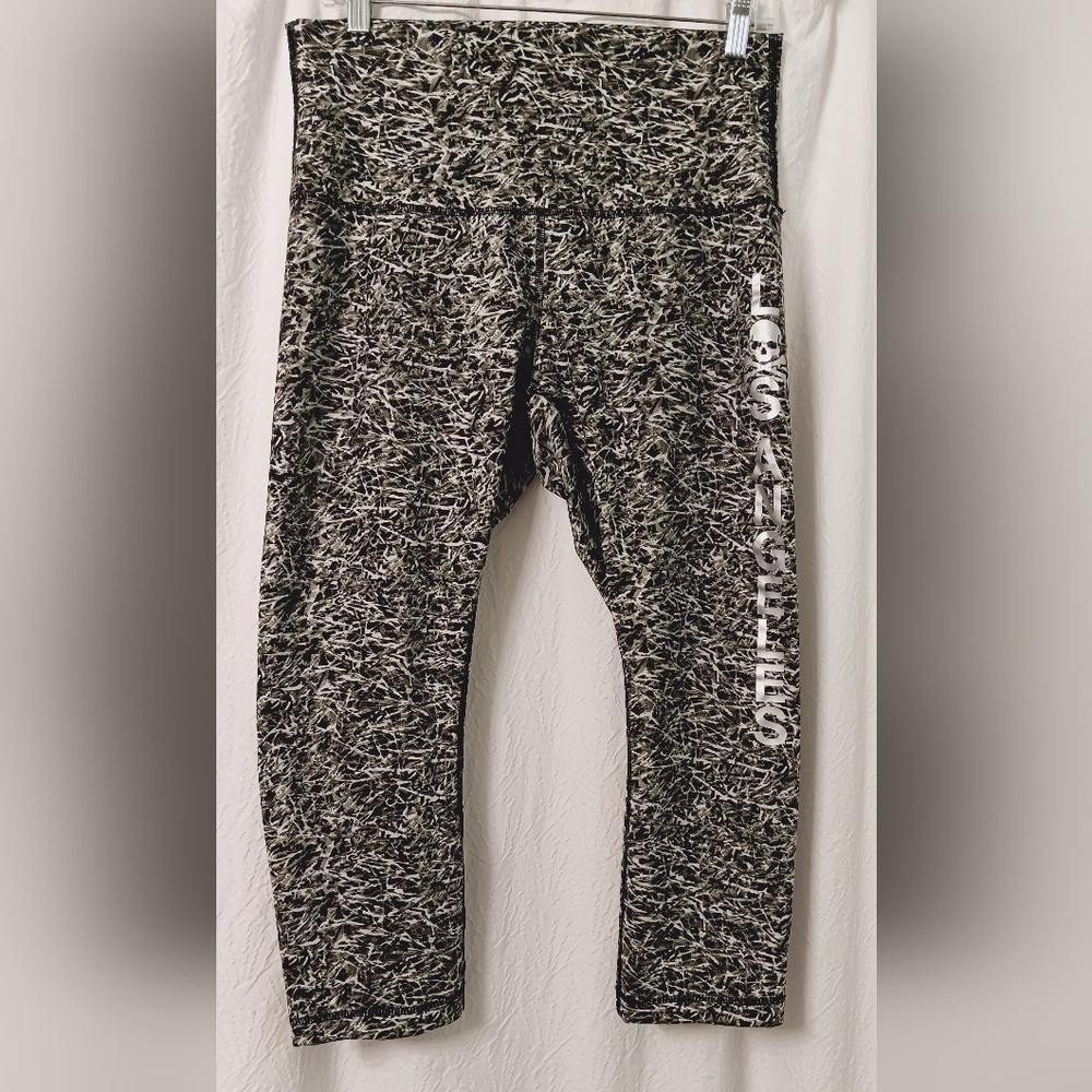 Lululemon High Rise Green Camo Los Angeles Leggings 10 Womens Crop Wunder Under